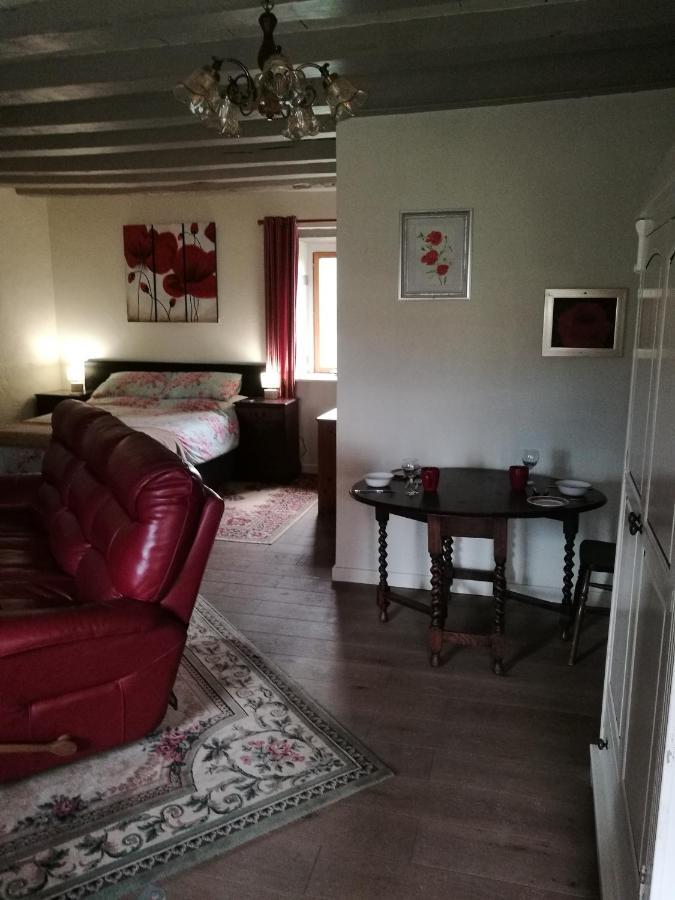 Bed and Breakfast Chez Pastuso Brigueuil-le-Chantre Exteriér fotografie